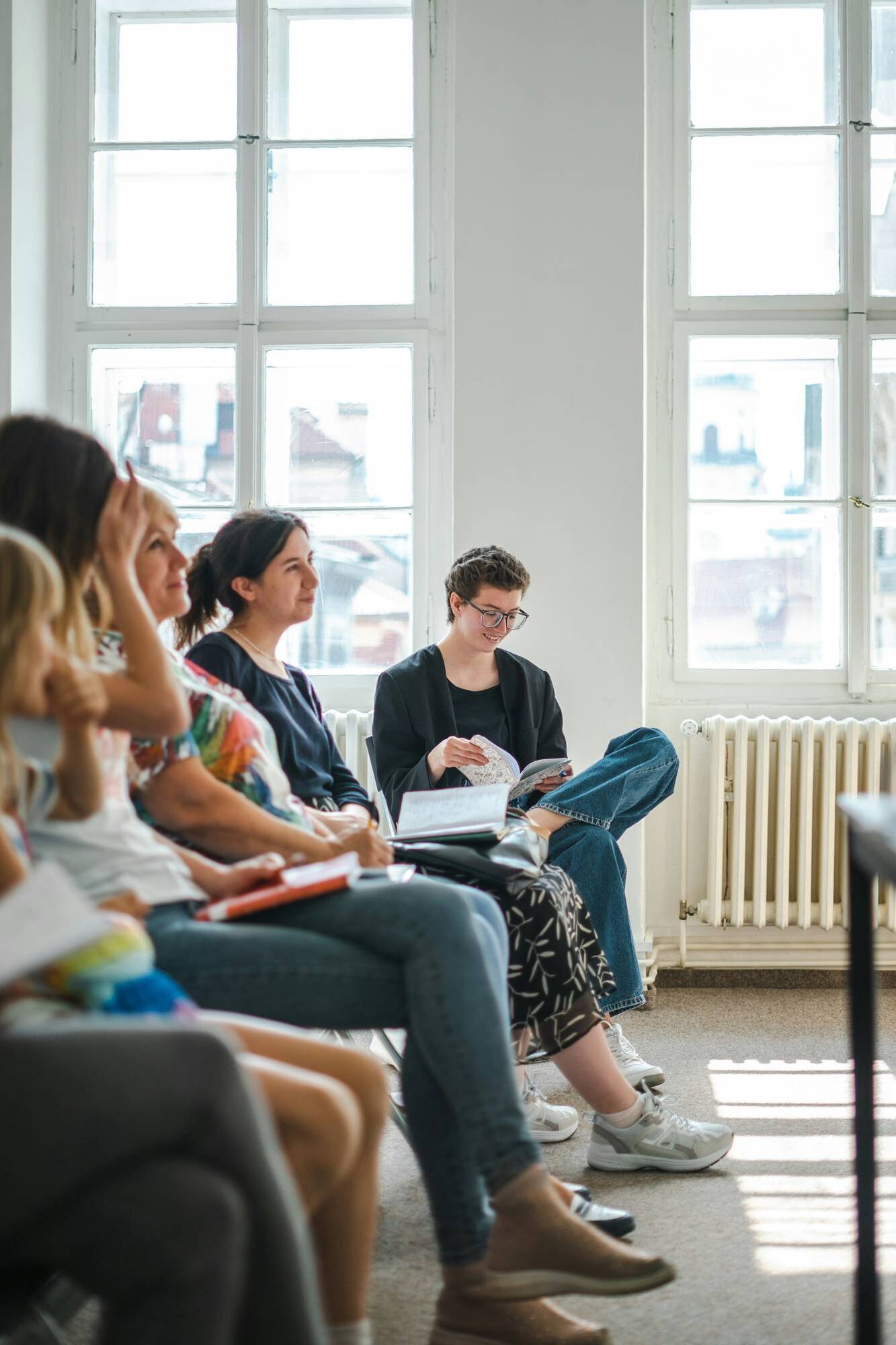 Group of adults learning - Supervision & Training - Metamorphosis psychology counselling - Epesses