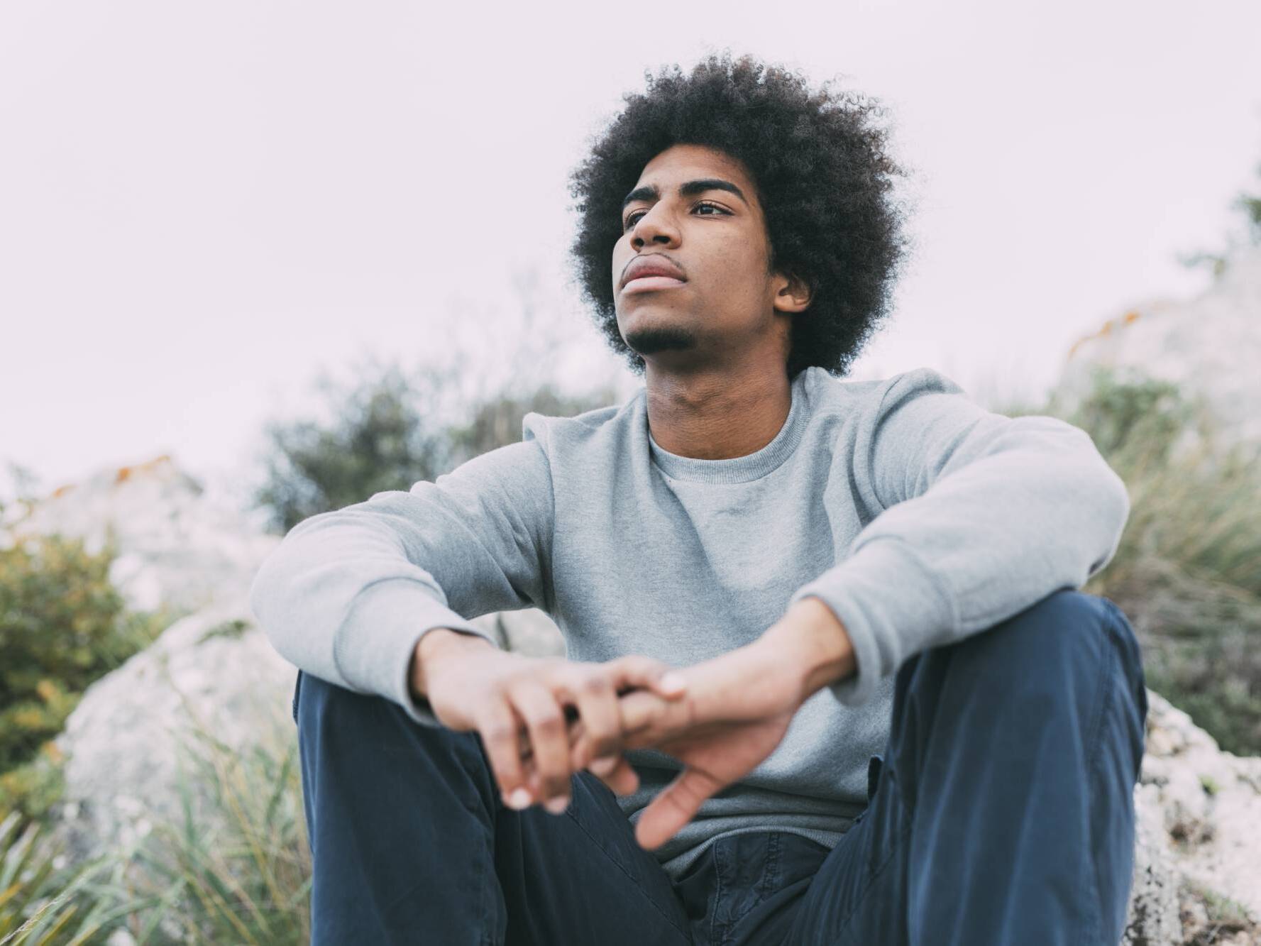 Young man looking in the distance - Individual Therapy - Metamorphosis psychology counselling - Epesses